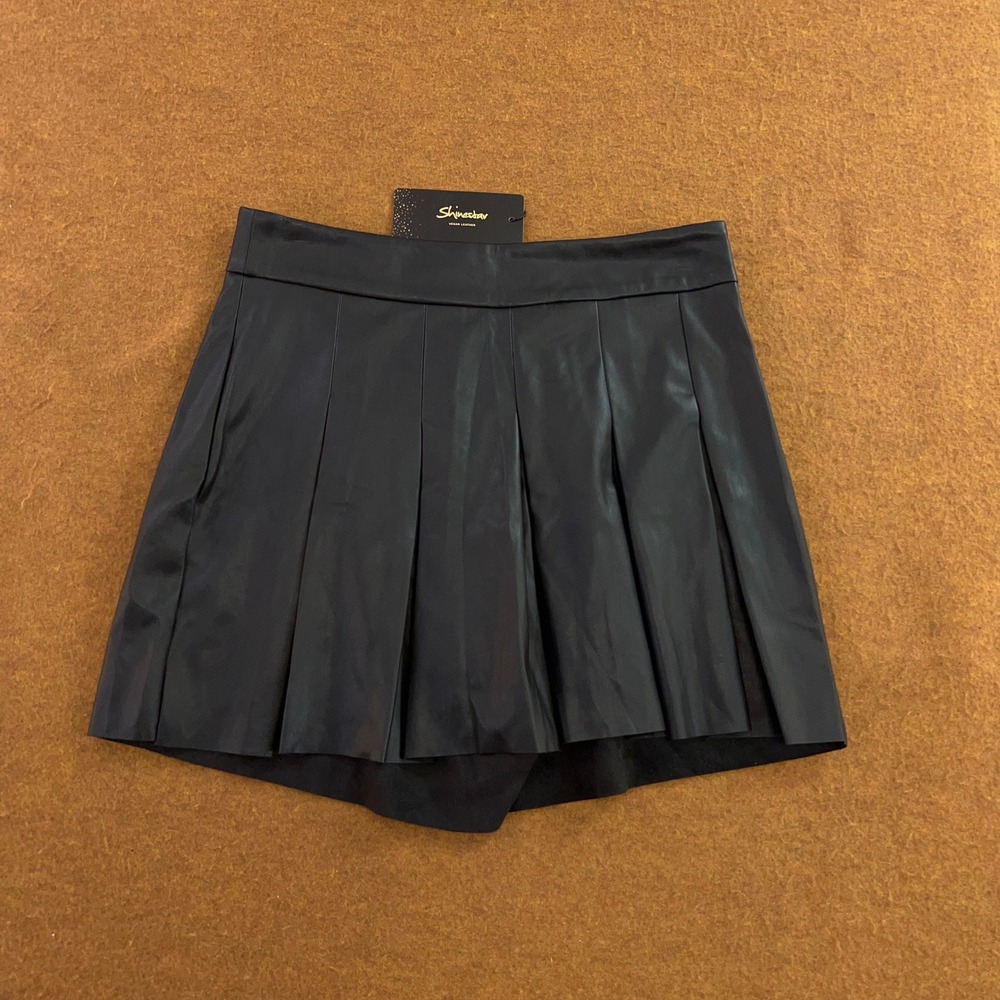 Shinestar Womens Size Medium Black Pleated Vegan Leather Skort NWT